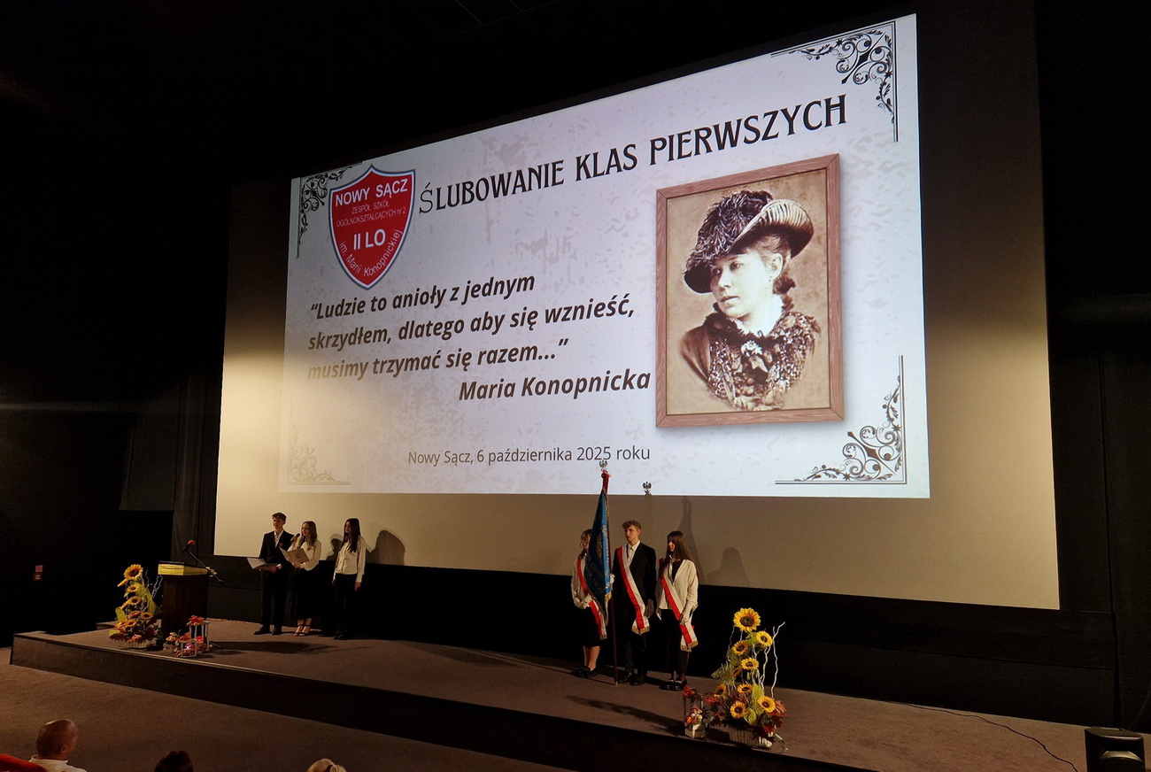 Zdjęcie Ślubowanie kl 1 2025 (29)86ec675e-940a-4b45-b6fc-8e0f701e08cd.jpg w galerii Ślubowanie klas pierwszych (6.10.2025)